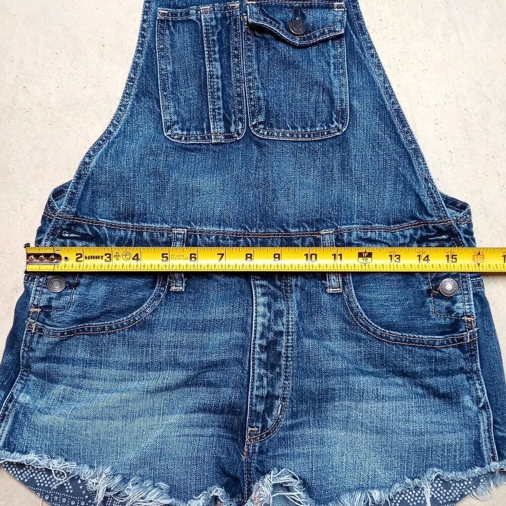 American Eagle Women’s Cutoff Bib Overalls Size XS Distressed Denim Jean Shorts - Picture 8 of 9